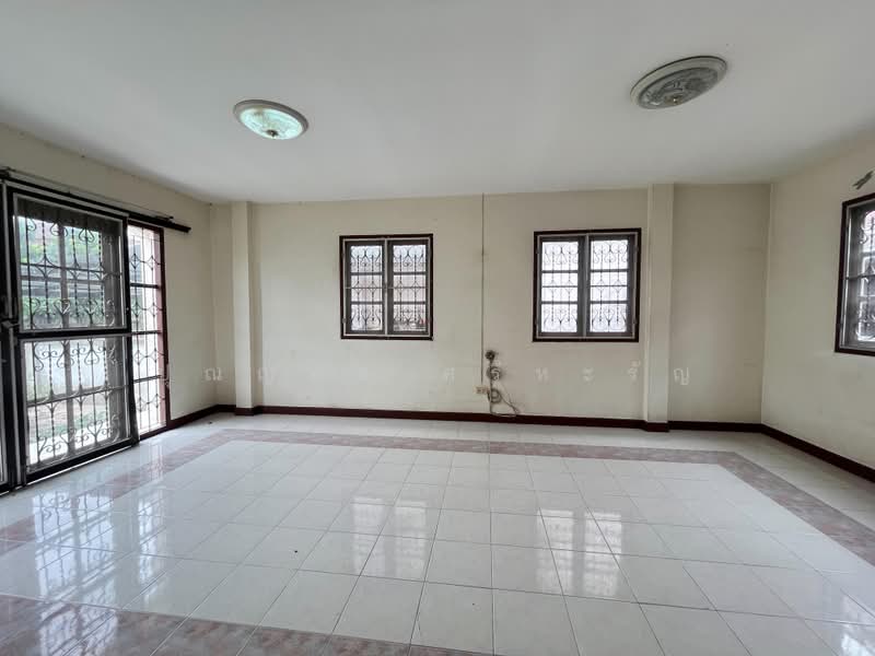 ขายบ้านเดี่ยว : หมู่บ้านเลค การ์เด้นโฮม ( Lake Garden Home ), กรุงเทพ, ขุมทอง, ลาดกระบัง, กรุงเทพ, 150 ตร.ม., บ้านเดี่ยว ขาย, โดย ปุณญพร ศรีหะรัญ, 500440114 - DDproperty.com