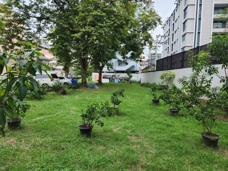 5-Story Detached House, Thonglor Soi 25, Bangkok, Khlong Tan Nua, Watthana, Bangkok, 5 Bedrooms, 600 sqm, Single Detached House For Rent, by Nakarin S., 500440123 - DDproperty.com