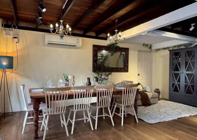 NG497 ให้เช่าบ้านเดี่ยว Renovated ใหม่ สไตล์ยุโรป รัชดานิเวศน์ ห้วยขวาง จอดรถได้ 4 คัน เฟอร์ครบพร้อม, Bangkok, Huai Khwang, Bangkok, 5 Bedrooms, 250 sqm, Single Detached House For Rent, by NTG Property House Co.,Ltd., 500440157 - DDproperty.com