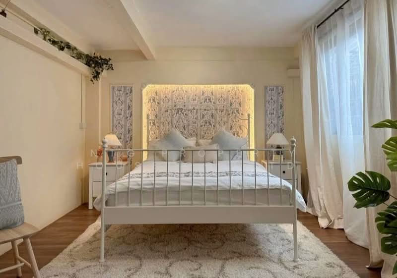 NG497 ให้เช่าบ้านเดี่ยว Renovated ใหม่ สไตล์ยุโรป รัชดานิเวศน์ ห้วยขวาง จอดรถได้ 4 คัน เฟอร์ครบพร้อม, Bangkok, Huai Khwang, Bangkok, 5 Bedrooms, 250 sqm, Single Detached House For Rent, by NTG Property House Co.,Ltd., 500440157 - DDproperty.com