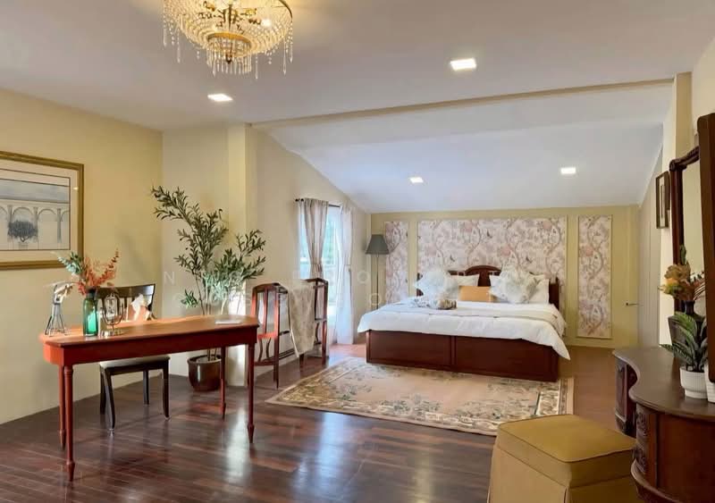 NG497 ให้เช่าบ้านเดี่ยว Renovated ใหม่ สไตล์ยุโรป รัชดานิเวศน์ ห้วยขวาง จอดรถได้ 4 คัน เฟอร์ครบพร้อม, Bangkok, Huai Khwang, Bangkok, 5 Bedrooms, 250 sqm, Single Detached House For Rent, by NTG Property House Co.,Ltd., 500440157 - DDproperty.com