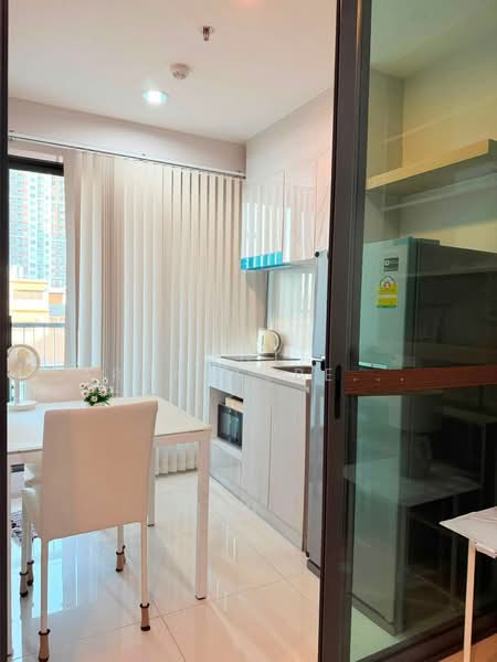Life Pinklao, Bangkok, Boromarajonani Road, Bang Bamru, Bang Phlat, Bangkok, 1 Bedroom, 30 sqm, Condo For Rent, by Suwit Arunkeereewat, 500440160 - DDproperty.com