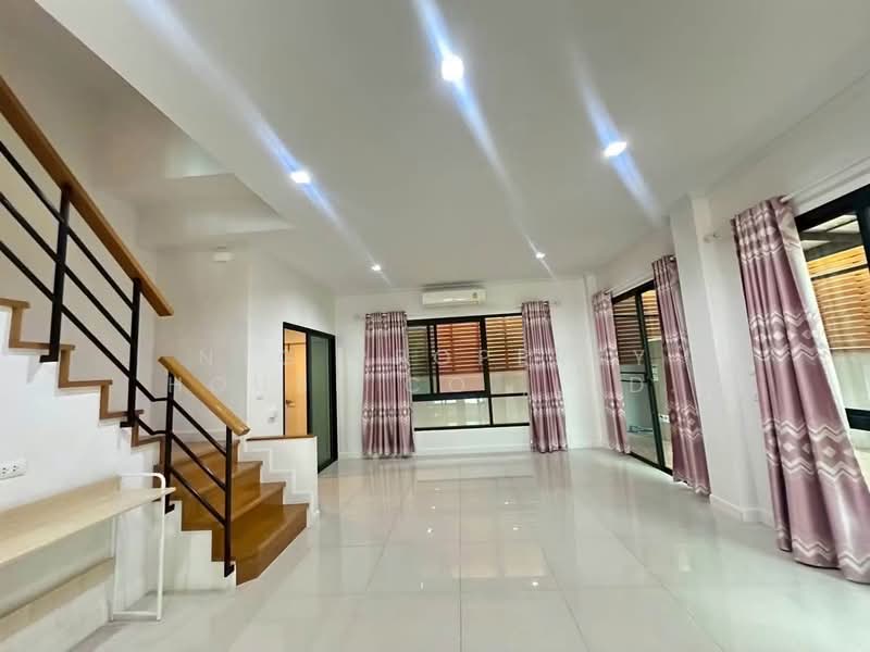 Supalai Essence Ladprao, Bangkok, Soi Ladprao 107, Khlong Chan, Bang Kapi, Bangkok, 4 Bedrooms, 243 sqm, Single Detached House For Rent, by NTG Property House Co.,Ltd., 500440179 - DDproperty.com