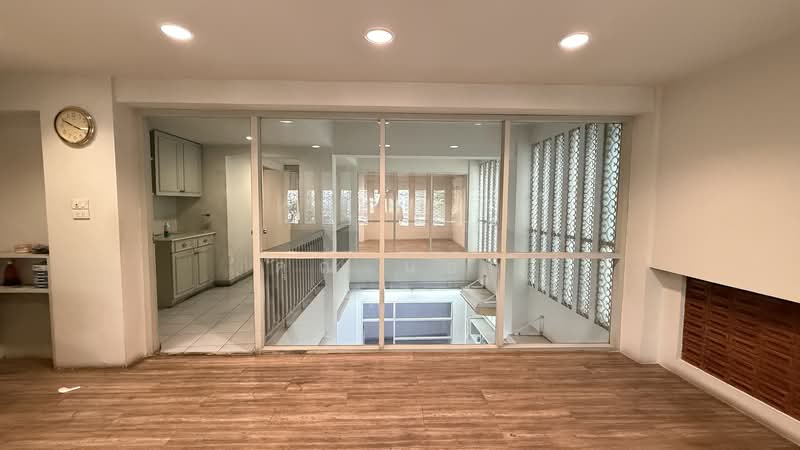 Thai Meter Building, Bangkok, วรจักร, Ban Bat, Pom Prap Sattru Phai, Bangkok, , 1,200 sqm, Shophouse For Sale, by Khun Nog, 500440225 - DDproperty.com