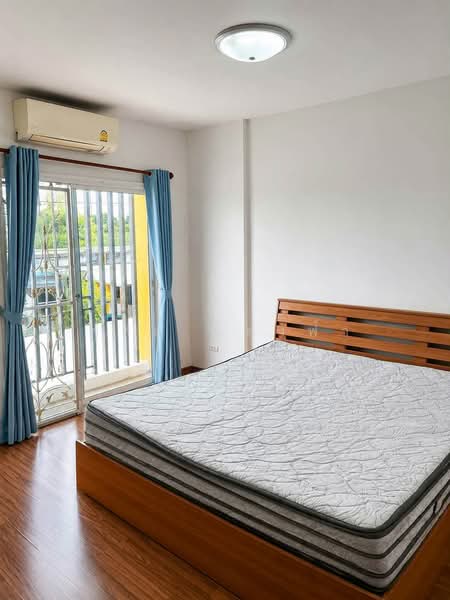 ให้เช่าทาวน์โฮม ม.บูรพา บ่อวิน ศรีราชา, Chon Buri (Pattaya), Bo Win, Si Racha, Chon Buri (Pattaya), 3 Bedrooms, 80 sqm, Townhouse For Rent, by Dusit Saengfa, 500440340 - DDproperty.com