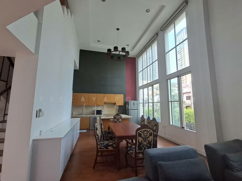 Baan Klang Krung Thonglor, Bangkok, 55 Soi Sukhumvit 55, Khlong Tan Nua, Watthana, Bangkok, 5 Bedrooms, 456 sqm, Townhouse For Rent, by Tittayaporn Kim (Jenny), 500440360 - DDproperty.com