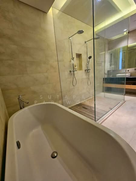 Saladaeng Residences, Bangkok, 29/1 North Sathorn Road, Silom, Bang Rak, Bangkok, 2 Bedrooms, 126 sqm, Condo For Sale, by Sutapat Pariwong, 500440383 - DDproperty.com