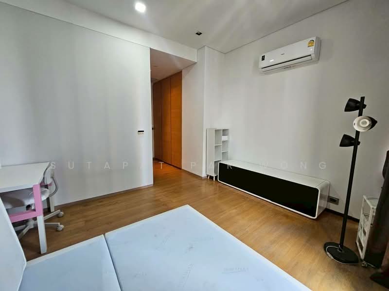 Saladaeng Residences, Bangkok, 29/1 North Sathorn Road, Silom, Bang Rak, Bangkok, 2 Bedrooms, 126 sqm, Condo For Sale, by Sutapat Pariwong, 500440383 - DDproperty.com
