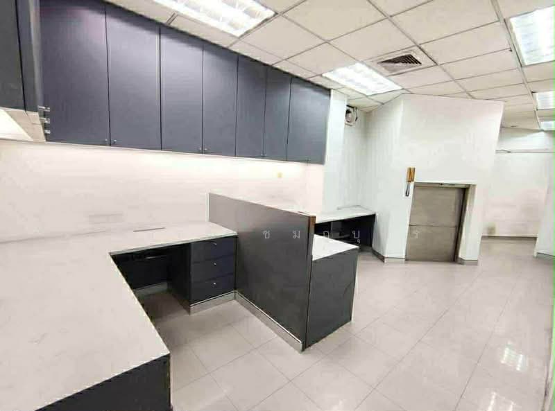 For Rent | Standalone 4-Storey Commercial Building | Prime Rama IV Road | 200m to MRT Hua Lamphong, Bangkok, Rong Muang, Pathum Wan, Bangkok, , 660 sqm, Shophouse For Rent, by การุณ ชมภูบุตร, 500440434 - DDproperty.com