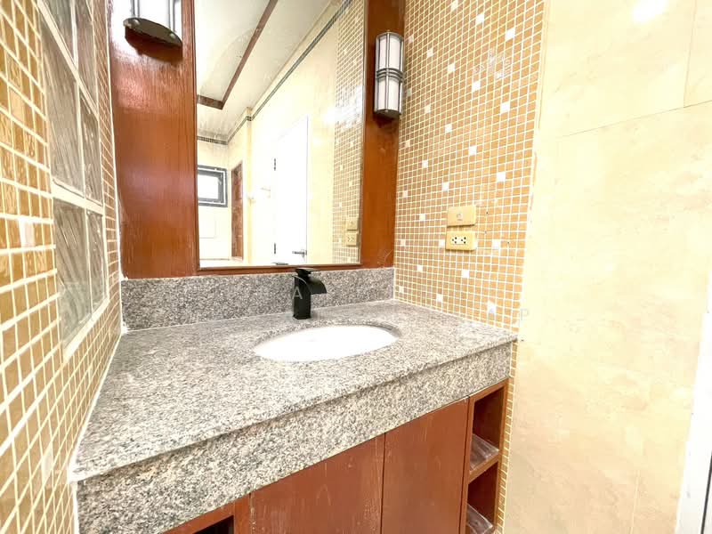 Single house for rent, Bangkok, พัฒนาการ 32, Suan Luang, Bangkok, 3 Bedrooms, 250 sqm, Single Detached House For Rent, by Praeploy Rattanapornnapapatch, 500440508 - DDproperty.com