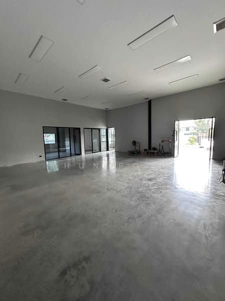 For Rent: Warehouse with Office | Chalerm Phrakiat Rama IX | Parking for 10+ Cars (SPSSR320), Bangkok, เฉลิมพระเกียรติ ร.9, Nong Bon, Prawet, Bangkok, , 540 sqm, Warehouse/Factory For Rent, by Khun Poon, 500440545 - DDproperty.com