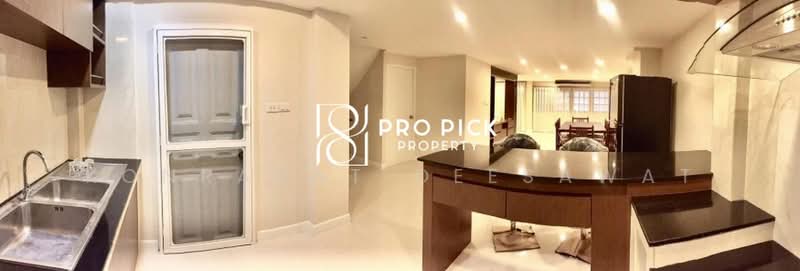 PP-00401 For Rent Townhouse BTS Ekamai Sukhumvit Watthana Bangkok, กรุงเทพ, สุขุมวิท, คลองตันเหนือ, วัฒนา, กรุงเทพ, 350 ตร.ม., ทาวน์เฮ้าส์ ให้เช่า, โดย Konrarat Deesawat, 500440586 - DDproperty.com