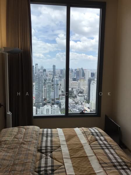 The Esse Asoke, Bangkok, 333 Soi Sukhumvit 21, Sukhumvit Road, Khlongtoei Nua, Watthana, Bangkok, 2 Bedrooms, 75 sqm, Condo For Rent, by Hathaichanok Saenset, 500440641 - DDproperty.com