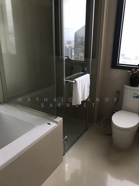 The Esse Asoke, Bangkok, 333 Soi Sukhumvit 21, Sukhumvit Road, Khlongtoei Nua, Watthana, Bangkok, 2 Bedrooms, 75 sqm, Condo For Rent, by Hathaichanok Saenset, 500440641 - DDproperty.com
