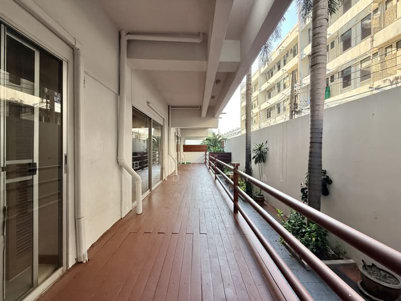 Esmeralda Apartments, Bangkok, Soi Ngamduphli, Rama 4 Road, Thung Maha Mek, Sathon, Bangkok, 2 Bedrooms, 240 sqm, Apartment For Rent, by Bangkok Residential, 500440714 - DDproperty.com