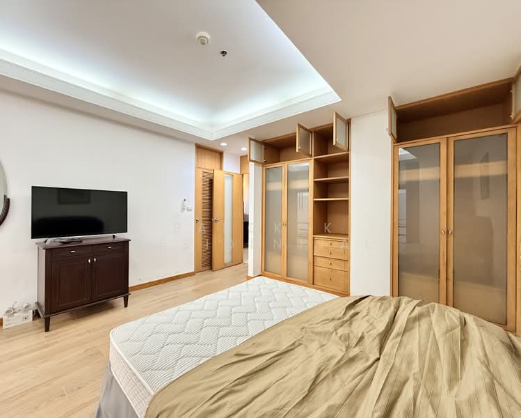 Esmeralda Apartments, Bangkok, Soi Ngamduphli, Rama 4 Road, Thung Maha Mek, Sathon, Bangkok, 2 Bedrooms, 240 sqm, Apartment For Rent, by Bangkok Residential, 500440714 - DDproperty.com