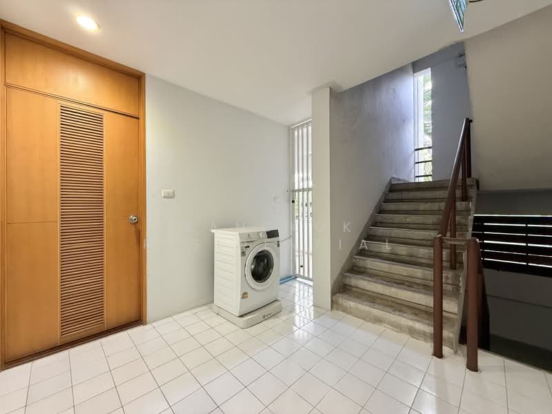 Esmeralda Apartments, Bangkok, Soi Ngamduphli, Rama 4 Road, Thung Maha Mek, Sathon, Bangkok, 2 Bedrooms, 240 sqm, Apartment For Rent, by Bangkok Residential, 500440714 - DDproperty.com