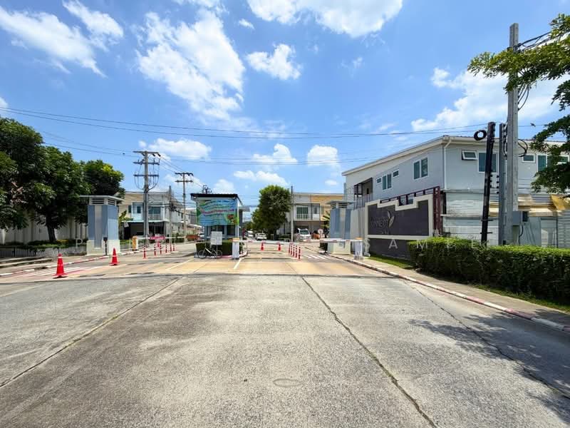 The connect 15 onnut, Bangkok, Soi 1, Prawet, Bangkok, 3 Bedrooms, 100 sqm, Townhouse For Sale, by Punpapa Rassamee, 500440772 - DDproperty.com
