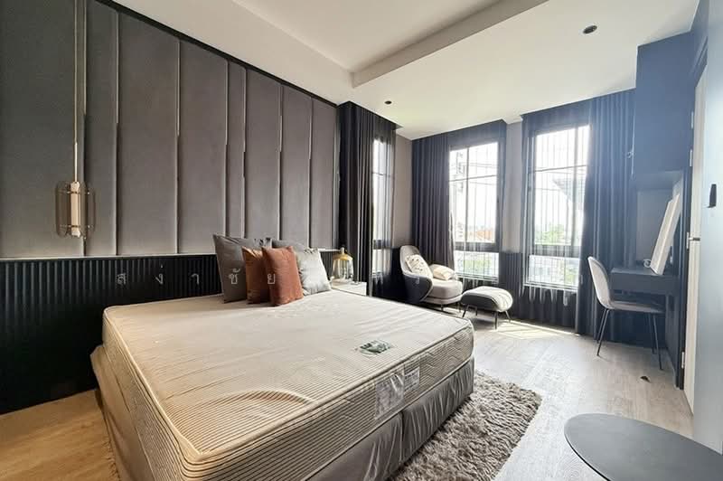 Britloft Kaset-Phahol, Bangkok, Soi Ladplakhao 34, Chorake Bua, Lat Phrao, Bangkok, 3 Bedrooms, 360 sqm, Townhouse For Sale, by สง่าชัย ไทรทองคำ, 500440814 - DDproperty.com