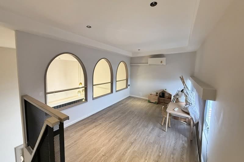 Britloft Kaset-Phahol, Bangkok, Soi Ladplakhao 34, Chorake Bua, Lat Phrao, Bangkok, 3 Bedrooms, 360 sqm, Townhouse For Sale, by สง่าชัย ไทรทองคำ, 500440814 - DDproperty.com