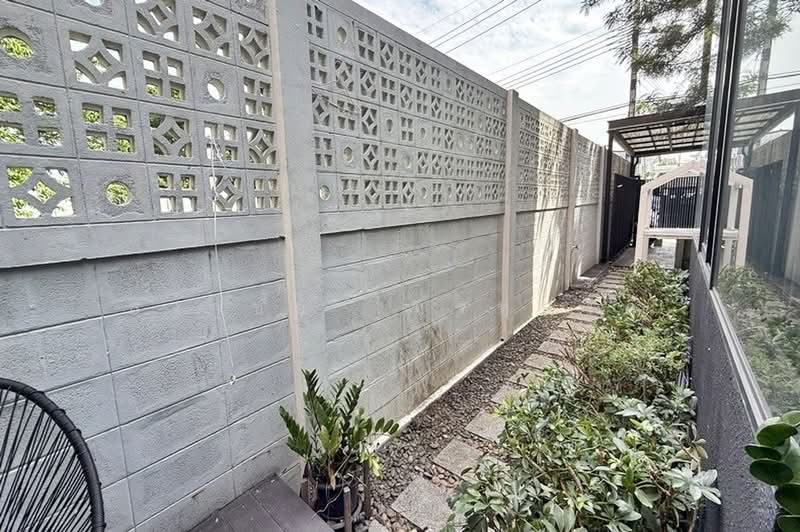 Britloft Kaset-Phahol, Bangkok, Soi Ladplakhao 34, Chorake Bua, Lat Phrao, Bangkok, 3 Bedrooms, 360 sqm, Townhouse For Sale, by สง่าชัย ไทรทองคำ, 500440814 - DDproperty.com