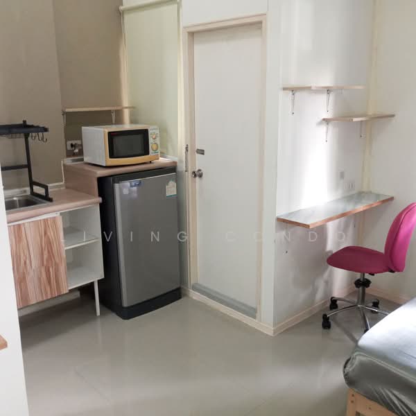Lumpini Condo Town Romklao-Suvarnabhumi, Bangkok, Rom Klao Road 1, Khlong Sam Prawet, Lat Krabang, Bangkok, Studio, 22 sqm, Condo For Rent, by Living Condo, 500440827 - DDproperty.com