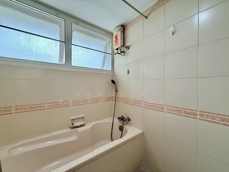 Mukda Mansion, Bangkok, 21 Soi Sukhumvit 43, Khlong Tan Nua, Watthana, Bangkok, 2 Bedrooms, 150 sqm, Apartment For Rent, by Bangkok Residential, 500440829 - DDproperty.com