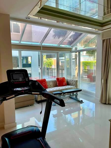 Laddarom Elegance Salaklang Chiangmai : ลัดดารมย์ อิลิแกนซ์ ศาลากลาง (เชียงใหม่), เชียงใหม่, ถนน สมโภชเชียงใหม่ 700 ปี, สันผีเสื้อ, เมืองเชียงใหม่, เชียงใหม่, 200 ตร.ม., บ้านเดี่ยว ให้เช่า, โดย Best Choice Property, 500440832 - DDproperty.com