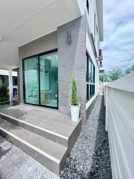 บ้านเดี่ยว ธนพล พร็อพเพอร์ตี้, Samut Prakan, Bangphli Yai, Bang Plee, Samut Prakan, 4 Bedrooms, 199 sqm, Single Detached House For Sale, by HOME Real Estate Service, 500440833 - DDproperty.com