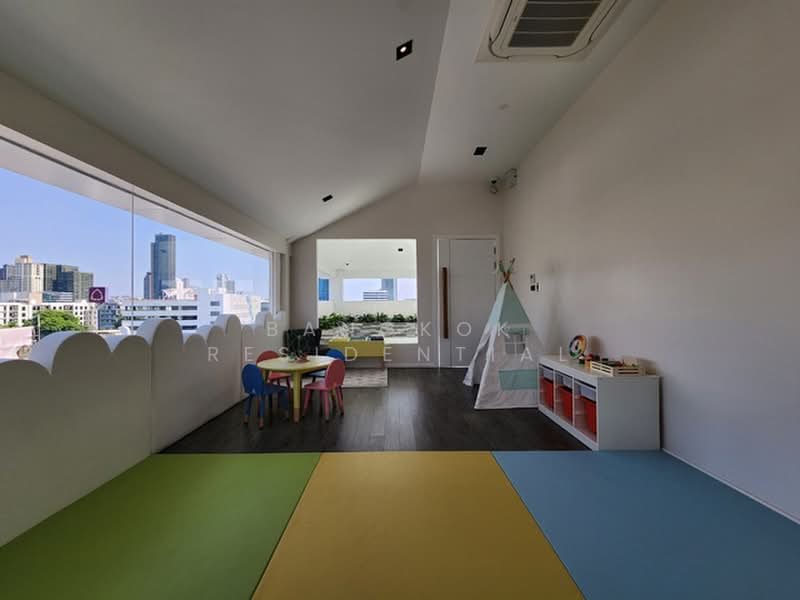 GM Residence, Bangkok, Soi Ekkamai 18, Khlong Tan Nua, Watthana, Bangkok, 3 Bedrooms, 220 sqm, Apartment For Rent, by Bangkok Residential, 500440841 - DDproperty.com