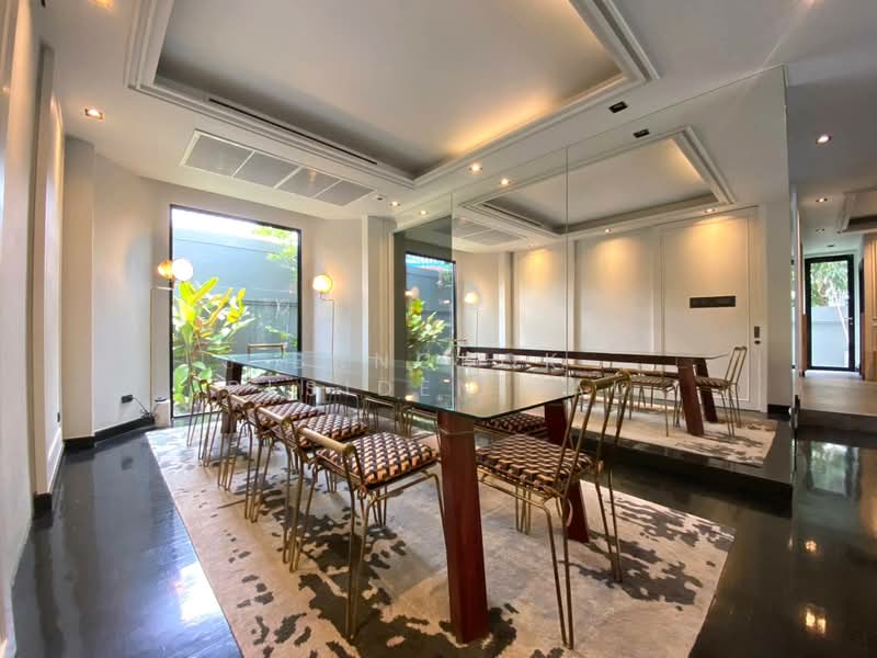 Single House, Bangkok, Khlong Tan Nua, Watthana, Bangkok, 4 Bedrooms, 350 sqm, Villa For Rent, by Bangkok Residential, 500440868 - DDproperty.com