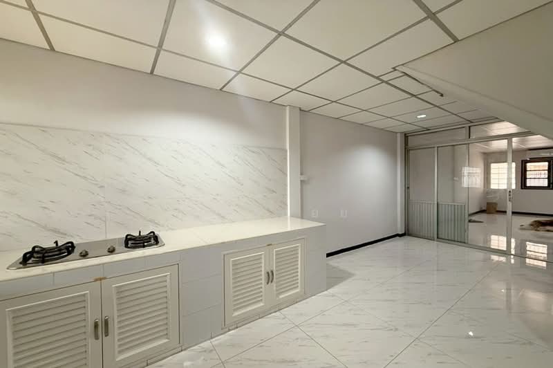 หมู่บ้านลานทอง, Nonthaburi, ถนนติวานนท์, Bang Phut, Pak Kret, Nonthaburi, 2 Bedrooms, 110 sqm, Townhouse For Sale, by คุณพลอย, 500440877 - DDproperty.com