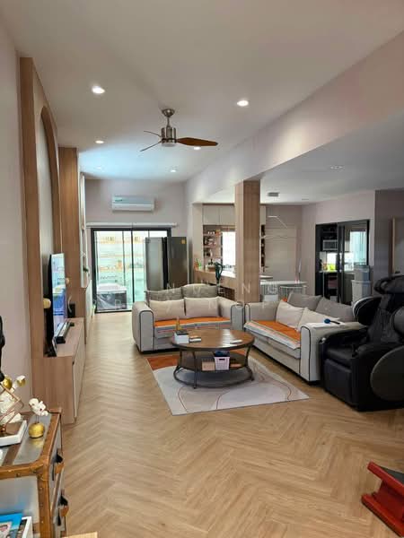 The loft by I-zen, Bangkok, นาคนิวาส 48, Lat Phrao, Bangkok, 4 Bedrooms, 350 sqm, Townhouse For Sale, by Kanueng (Pro) Noppornpitak, 500440881 - DDproperty.com