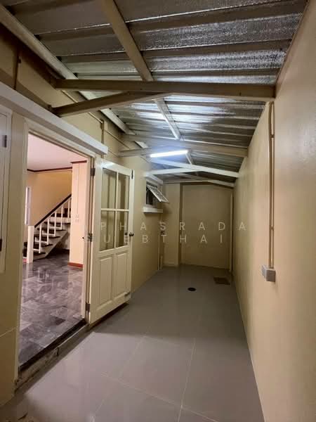 Busarin Ramintra, Bangkok, Soi Phraya Suren 40, Sam Wa Tawan Tok, Khlong Sam Wa, Bangkok, 2 Bedrooms, 132 sqm, Townhouse For Sale, by Laphasrada Suebthai, 500440893 - DDproperty.com