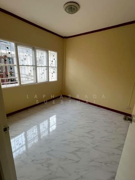 Busarin Ramintra, Bangkok, Soi Phraya Suren 40, Sam Wa Tawan Tok, Khlong Sam Wa, Bangkok, 2 Bedrooms, 132 sqm, Townhouse For Sale, by Laphasrada Suebthai, 500440893 - DDproperty.com