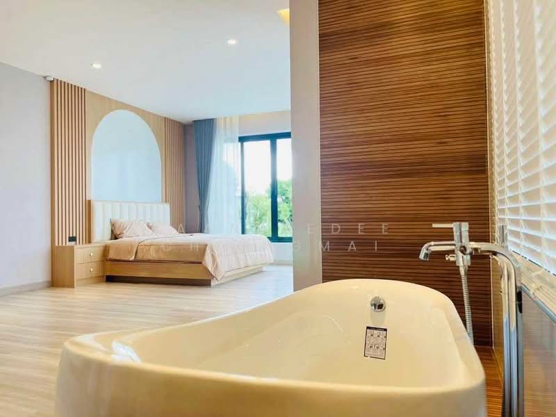 Luxury Pool Villa for Rent near Big C Mae Hia, Chiang Mai Rental Price: 120,000 THB / month No.9P002, Chiang Mai, Mae Hia, Muang Chiang Mai, Chiang Mai, 4 Bedrooms, 409 sqm, Single Detached House For Rent, by Baandeedee Chiangmai, 500440935 - DDproperty.com