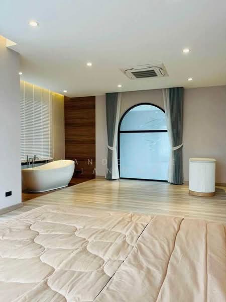Luxury Pool Villa for Rent near Big C Mae Hia, Chiang Mai Rental Price: 120,000 THB / month No.9P002, Chiang Mai, Mae Hia, Muang Chiang Mai, Chiang Mai, 4 Bedrooms, 409 sqm, Single Detached House For Rent, by Baandeedee Chiangmai, 500440935 - DDproperty.com