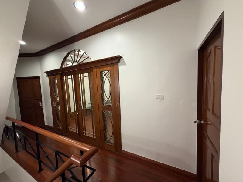 ทำเลซ.บรมราชชนนี 4 ใกล้เซ็นทรัลปิ่นเกล้า ให้เช่าทาวน์เฮ้าส์ 3 ชั้น บ้านพร้อมอยู่ ทำเลดี ทำออฟฟิศได้, Bangkok, บรมราชชนนี, Bang Bamru, Bang Phlat, Bangkok, 4 Bedrooms, 200 sqm, Townhouse For Rent, by บุษบา รัตนวงษ์ชัย, 500440981 - DDproperty.com