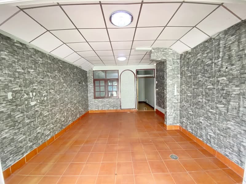 ทาวน์เอ้าส์ บ้านสวนทองวิลล่า 7 คลอง 4, Pathum Thani, Lat Sawai, Lam Luk Ka, Pathum Thani, 2 Bedrooms, 120 sqm, Townhouse For Sale, by วรัญญา อาชวรัตน์ถาวร, 500440985 - DDproperty.com