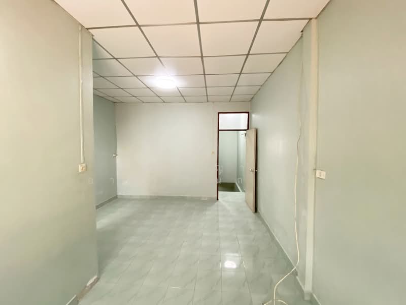 ทาวน์เอ้าส์ บ้านสวนทองวิลล่า 7 คลอง 4, Pathum Thani, Lat Sawai, Lam Luk Ka, Pathum Thani, 2 Bedrooms, 120 sqm, Townhouse For Sale, by วรัญญา อาชวรัตน์ถาวร, 500440985 - DDproperty.com