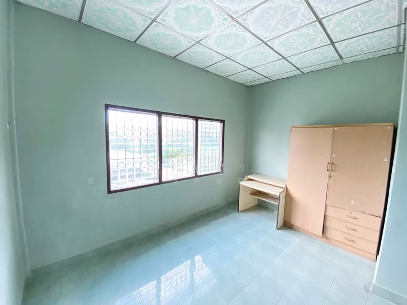 ทาวน์เอ้าส์ บ้านสวนทองวิลล่า 7 คลอง 4, Pathum Thani, Lat Sawai, Lam Luk Ka, Pathum Thani, 2 Bedrooms, 120 sqm, Townhouse For Sale, by วรัญญา อาชวรัตน์ถาวร, 500440985 - DDproperty.com