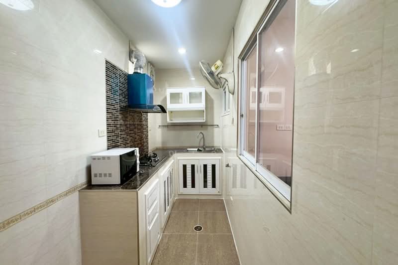 หมู่บ้านเฟรชวิลล่า, Bangkok, ถนนนวลจันทร์, Khlong Kum, Bueng Kum, Bangkok, 3 Bedrooms, 200 sqm, Townhouse For Sale, by คุณเอฟ, 500440996 - DDproperty.com