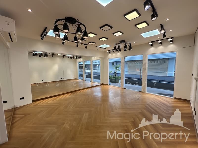 Park Avenue Ekkamai, Bangkok, Khlong Tan Nua, Watthana, Bangkok, , 280 sqm, Shophouse For Rent, by Magic Property, 500440997 - DDproperty.com