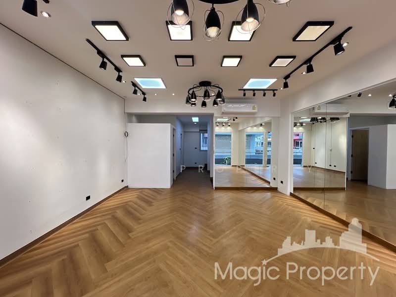 Park Avenue Ekkamai, Bangkok, Khlong Tan Nua, Watthana, Bangkok, , 280 sqm, Shophouse For Rent, by Magic Property, 500440997 - DDproperty.com