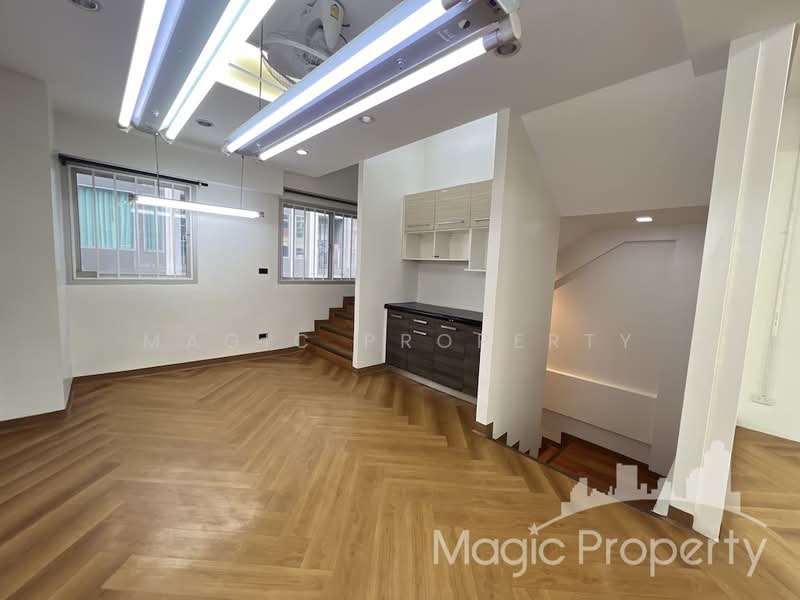 Park Avenue Ekkamai, Bangkok, Khlong Tan Nua, Watthana, Bangkok, , 280 sqm, Shophouse For Rent, by Magic Property, 500440997 - DDproperty.com