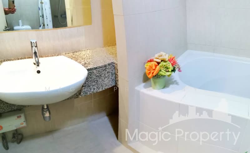 The Clover Thonglor Residence, Bangkok, Soi Sukhumvit 55, Khlong Tan Nua, Watthana, Bangkok, 1 Bedroom, 40 sqm, Condo For Rent, by Magic Property, 500441021 - DDproperty.com