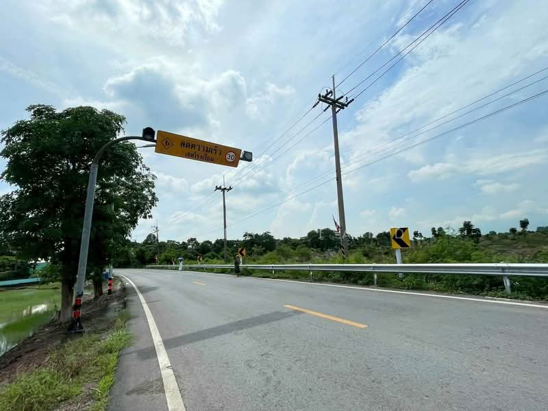 ขายด่วน! ที่ดินแปลงสวย ติดถนนใหญ่ ทำเลศักยภาพ ต.คลองหลวงแพ่ง อ.เมืองฉะเชิงเทรา จังหวัดฉะเชิงเทรา, Chachoengsao, Khlong Luang Phaeng, Muang Chachoengsao, Chachoengsao, , 22,156 sqm, Land For Sale, by ERA Thailand, 500441044 - DDproperty.com