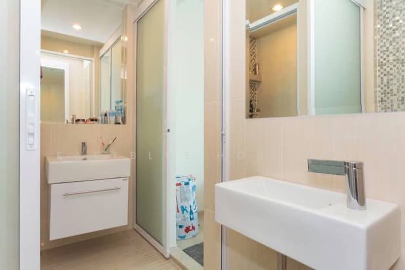 Life Ratchadapisek, Bangkok, 279 Ratchadapisaek Road, Huai Khwang, Bangkok, 2 Bedrooms, 46 sqm, Condo For Sale, by Eastblue Horizon, 500441151 - DDproperty.com