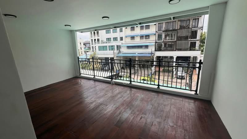 โฮมออฟฟิศ ซอยสุขุมวิท 62, Bangkok, Bang Chak, Phra Khanong, Bangkok, 1 Bedroom, 420 sqm, Townhouse For Sale, by NR AGENT, 500441182 - DDproperty.com