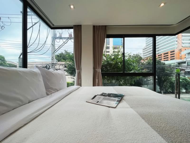 Socio Reference 61, Bangkok, Sukhumvit 61, Khlongtoei Nua, Watthana, Bangkok, 2 Bedrooms, 68 sqm, Condo For Rent, by Agentbkk, 500441278 - DDproperty.com